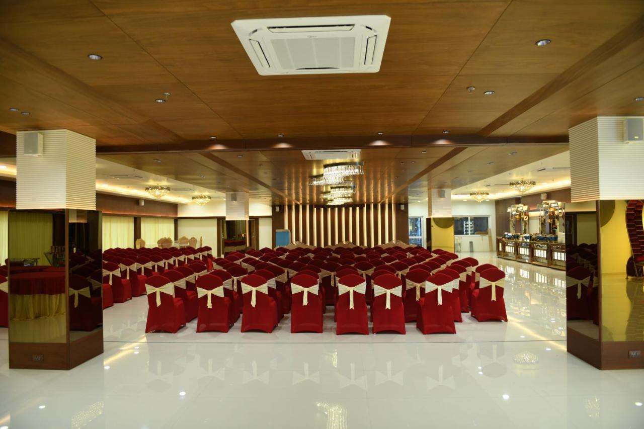 Hotel Blueivy Ананд Екстер'єр фото