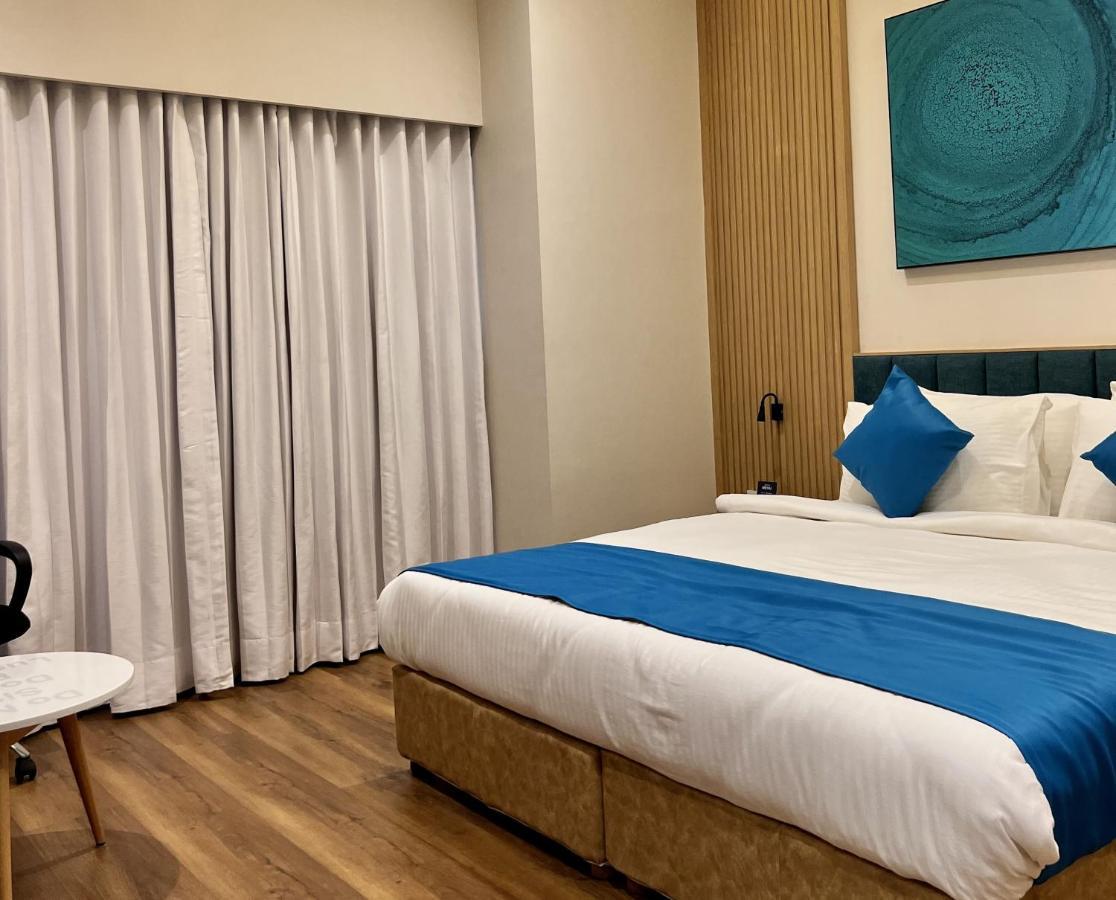 Hotel Blueivy Ананд Екстер'єр фото