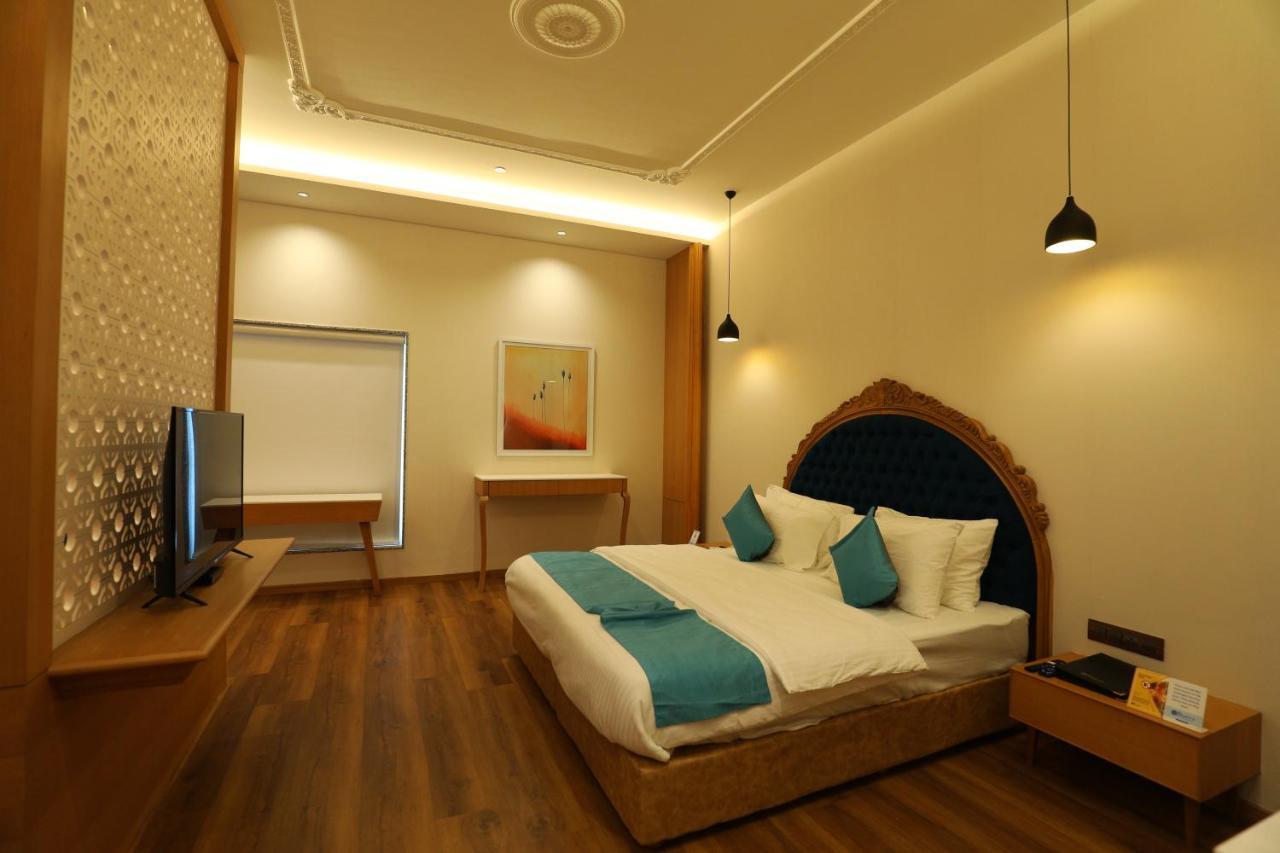 Hotel Blueivy Ананд Екстер'єр фото