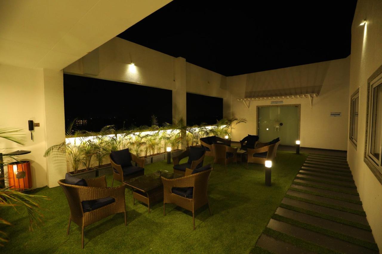 Hotel Blueivy Ананд Екстер'єр фото