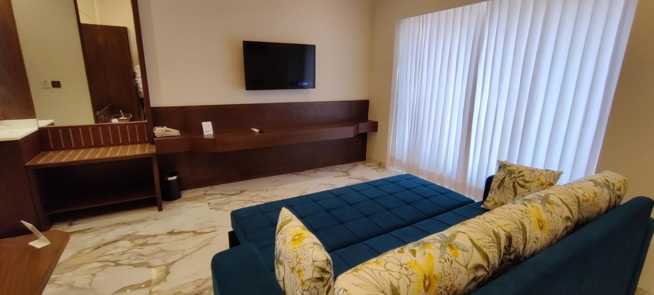 Hotel Blueivy Ананд Екстер'єр фото